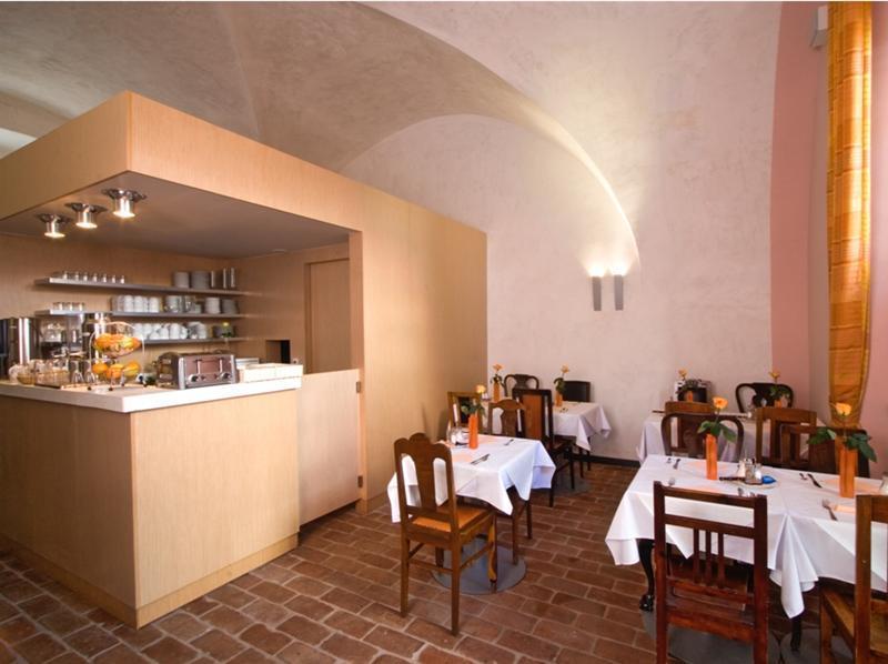 Monastery Hotel Prague Restoran gambar
